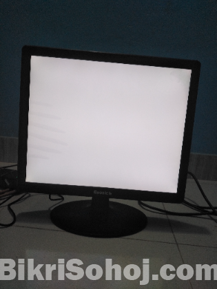 Monitor 18” Esonic
